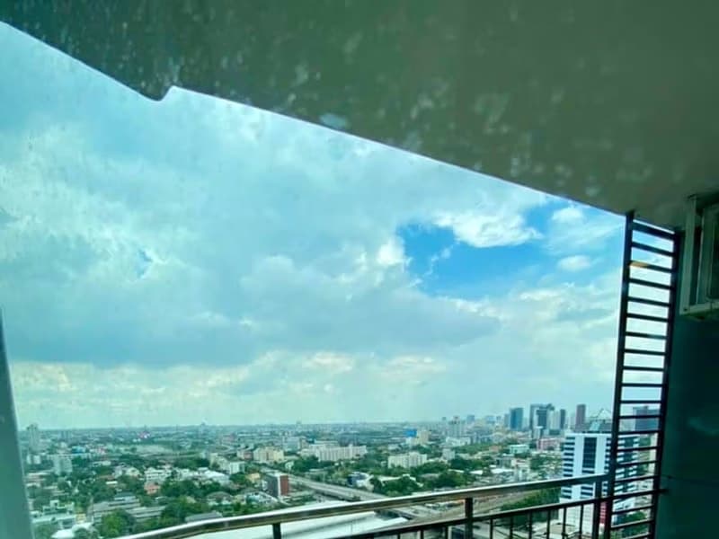 2 Bed Condo for Sale in Huai Khwang