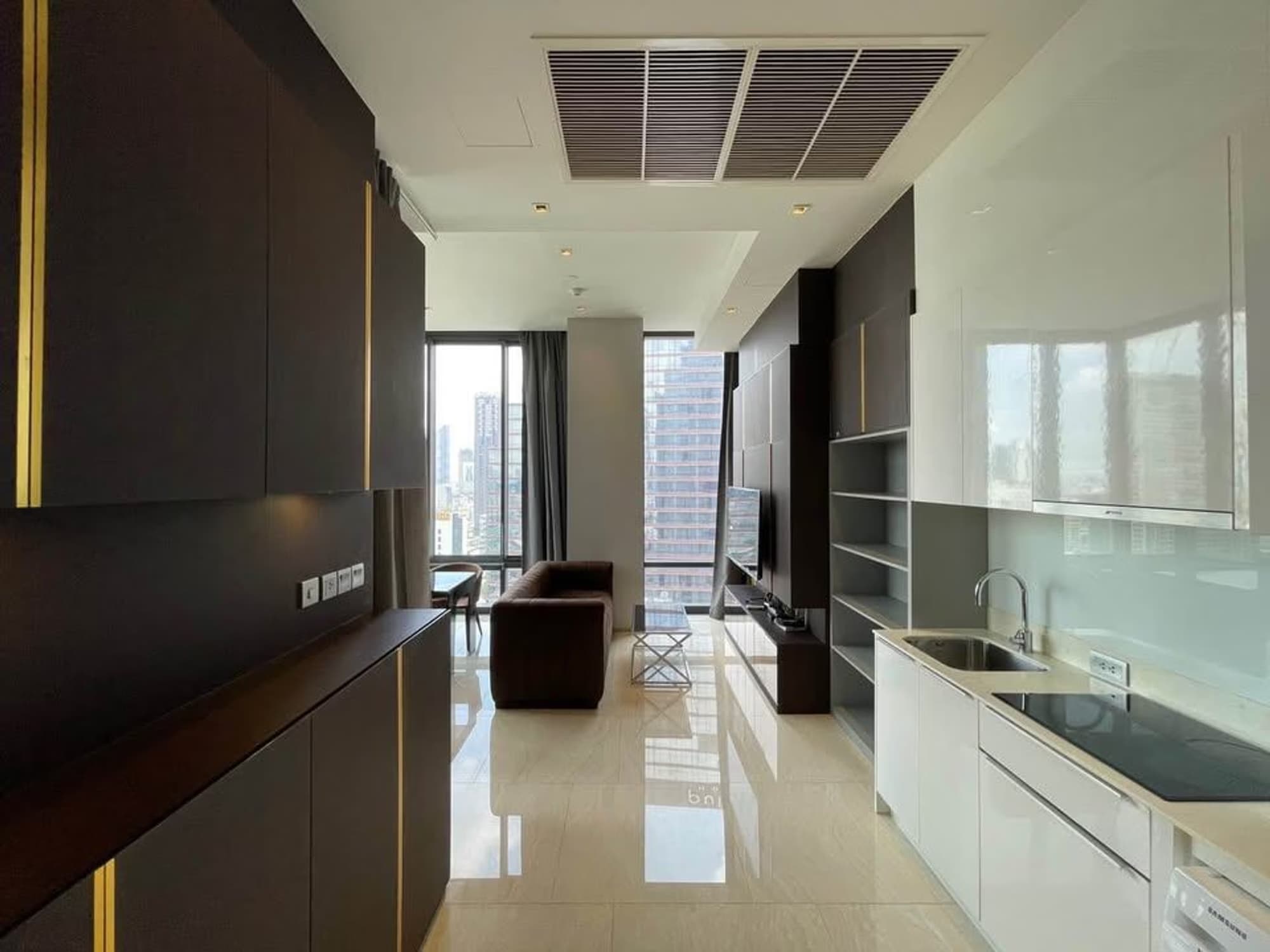 2 Bed Condo for Sale in Bang Rak - Image 10