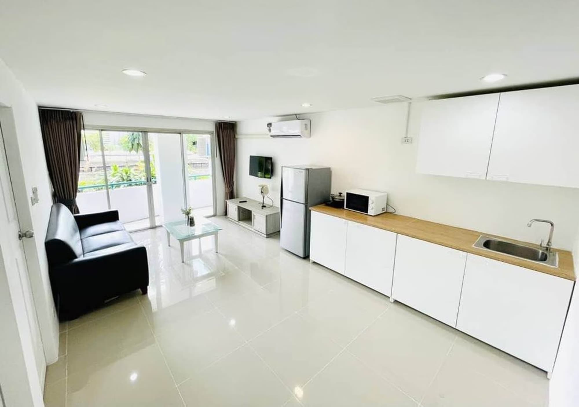 2 Bed Condo for Rent in Khlong Toei - Image 7