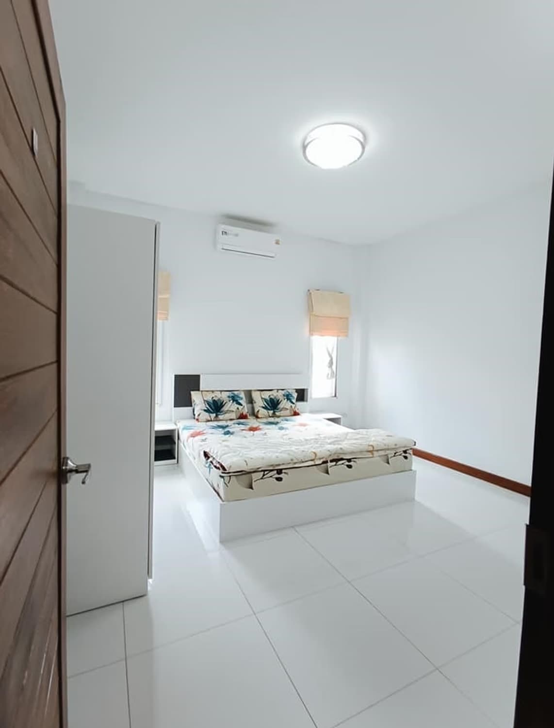 4 Bed House for Rent in Mueang Chiang Mai - Image 8