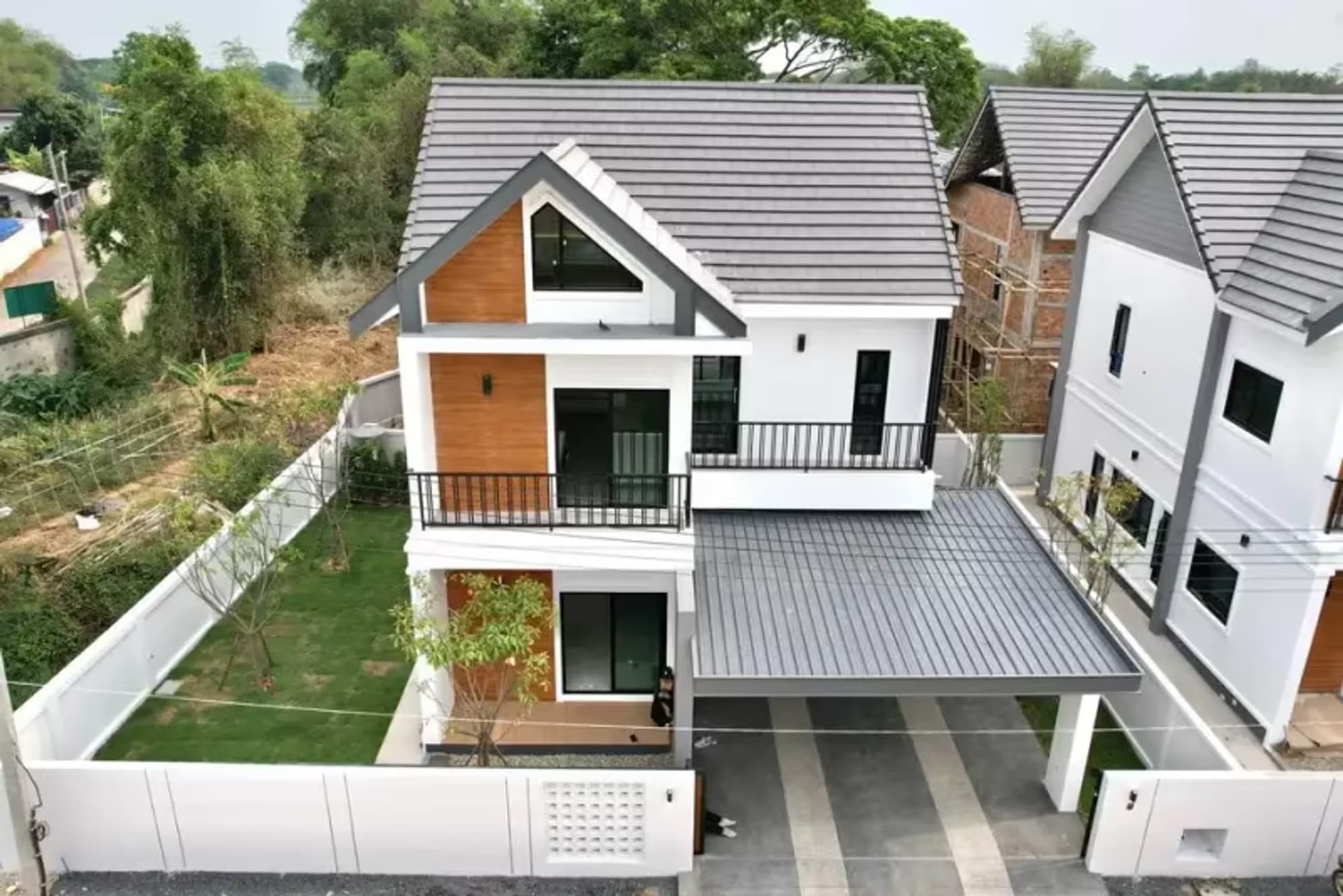 3 Bedroom House - Image 9