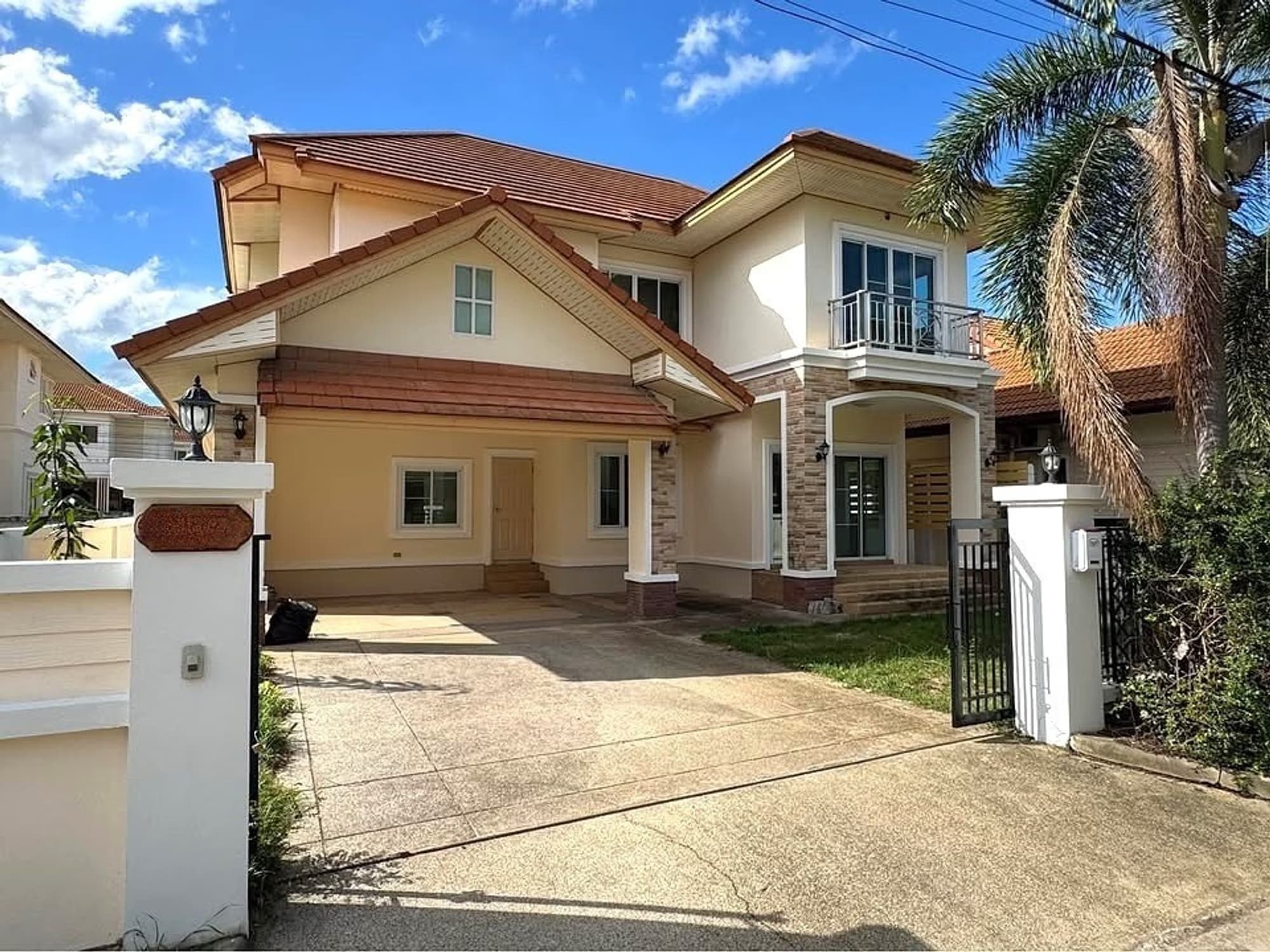 3 ห้องนอน บ้าน สำหรับ ขาย ใน San Sai District - Image 1