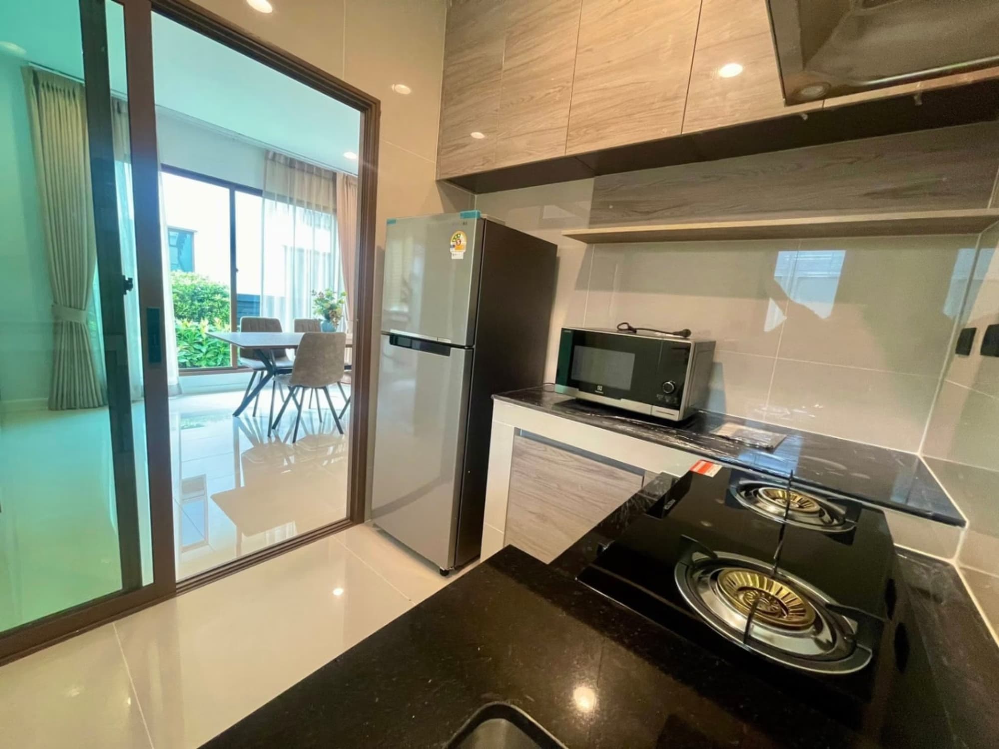 4 Bed House for Rent in Bang Kapi - Image 13