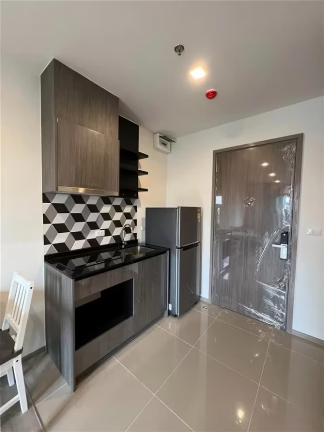 Condo for Rent at The Base Petchaburi-Thonglor - Image 5