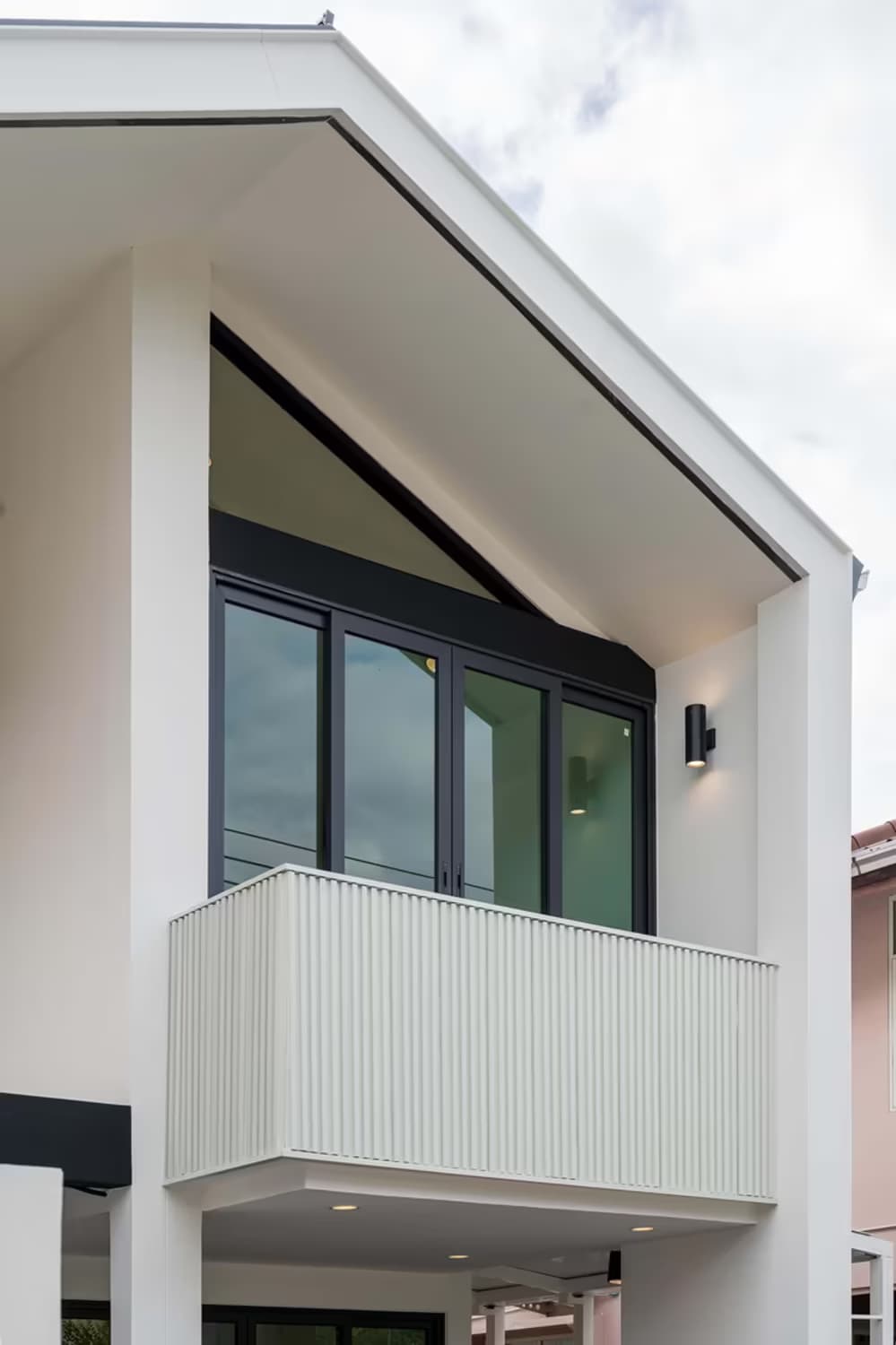 Nordic Vine House - Image 6