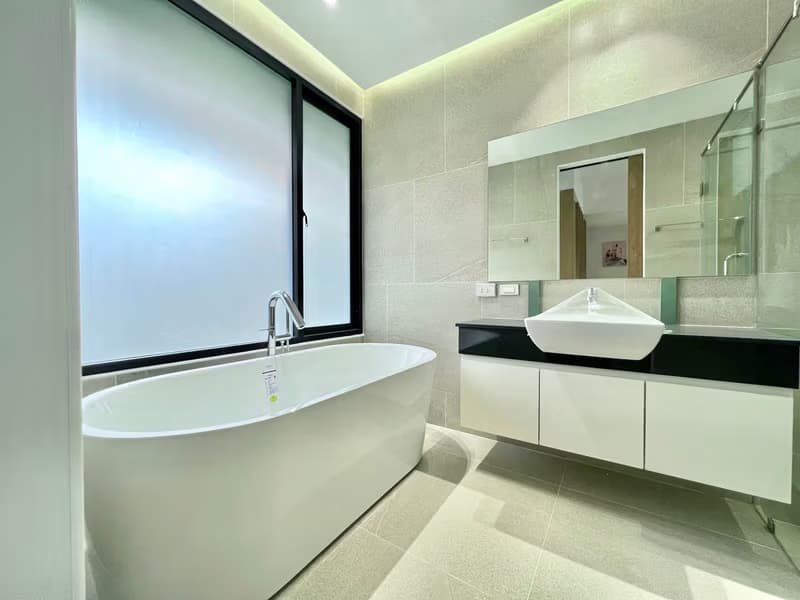 Modern Pool Villa in Wangtan