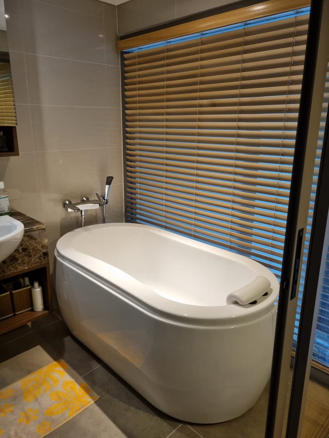 1 Bed Condo for Sale in Watthana - Image 6