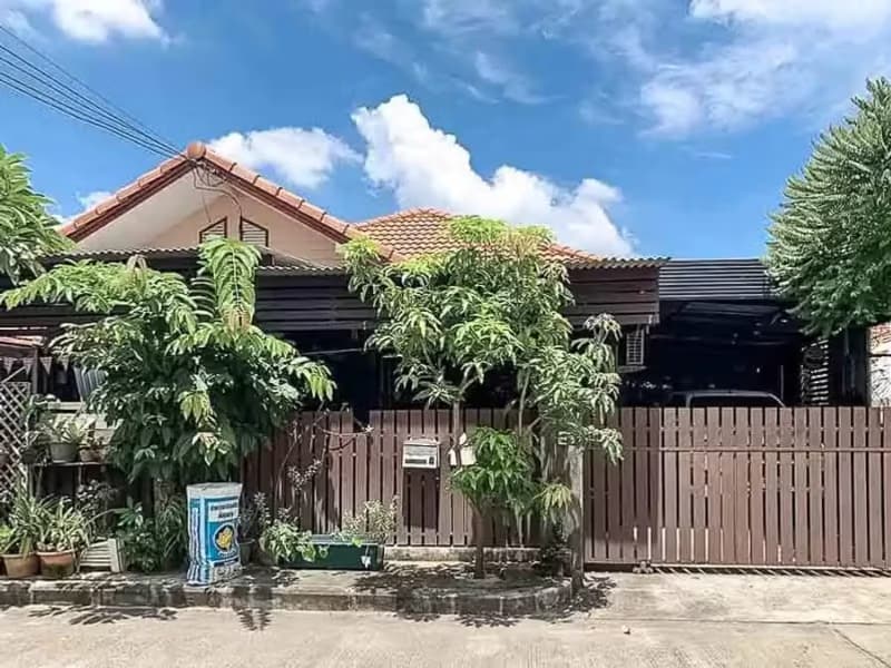 2 Bedroom House