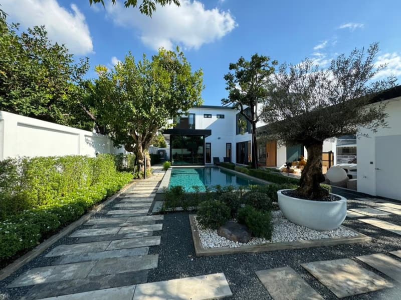 4 Bed House for Rent in Mueang Chiang Mai