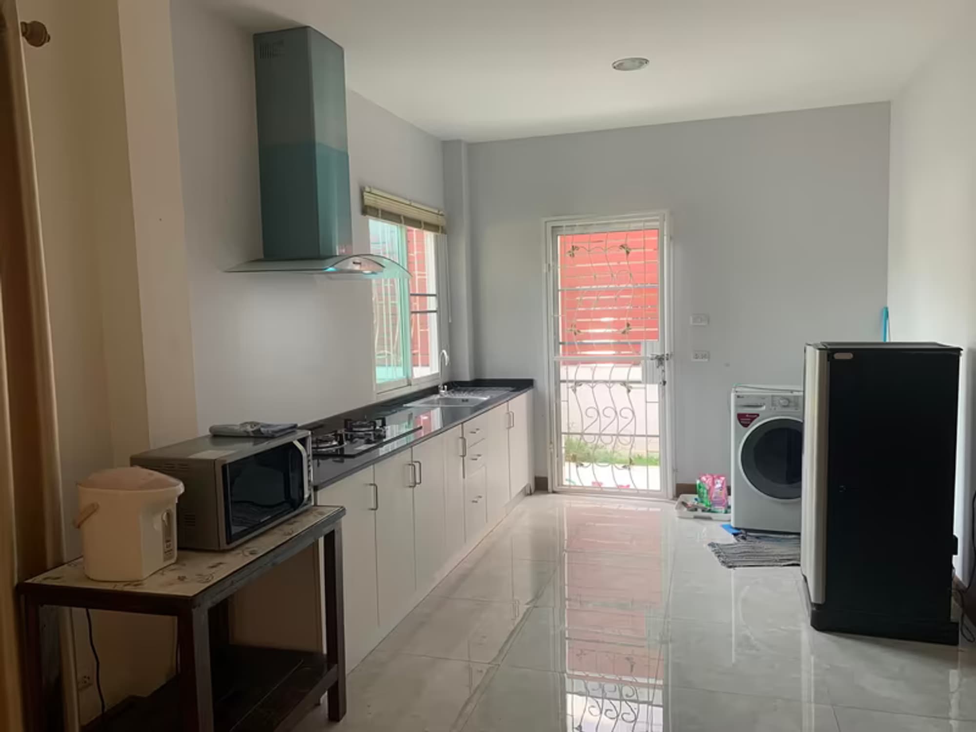 3 Bedroom House - Image 4