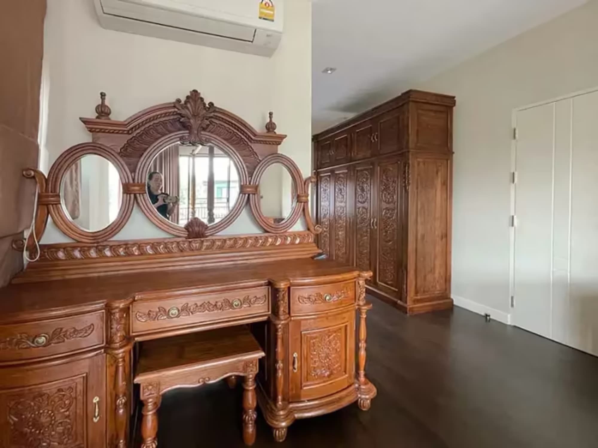 3 Bedroom House - Image 8