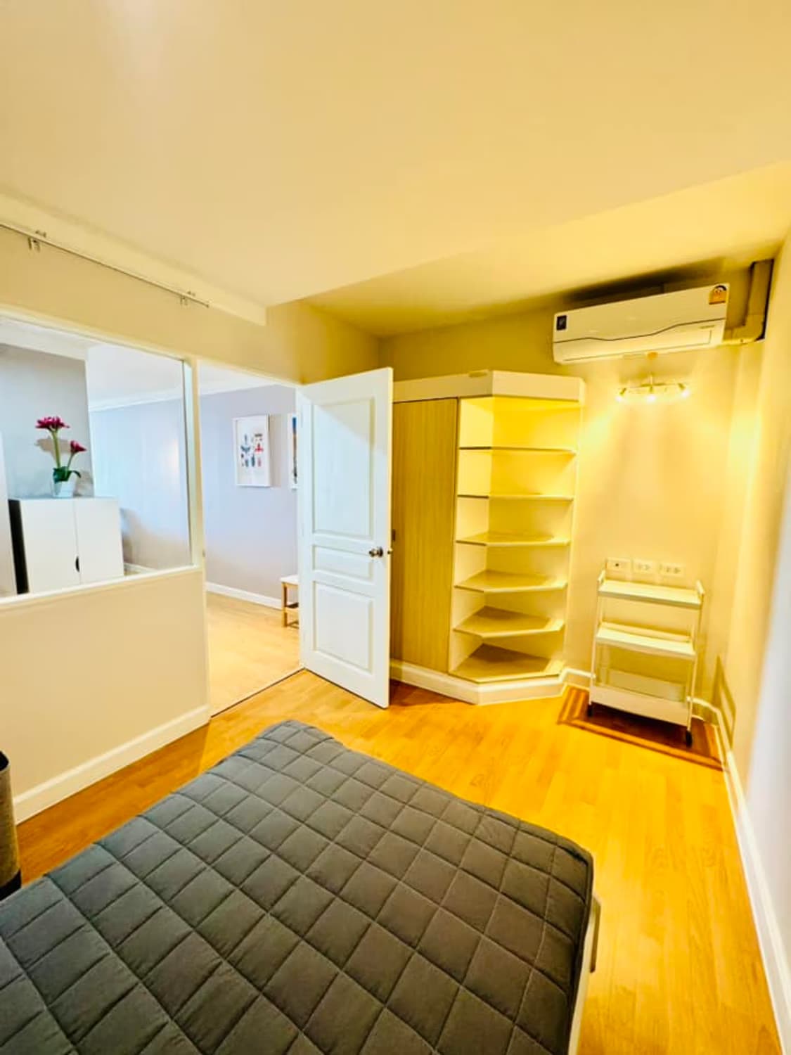 2 Bed Condo for Rent in Khlong Toei - Image 10