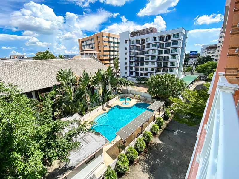 1 Bedroom Condo