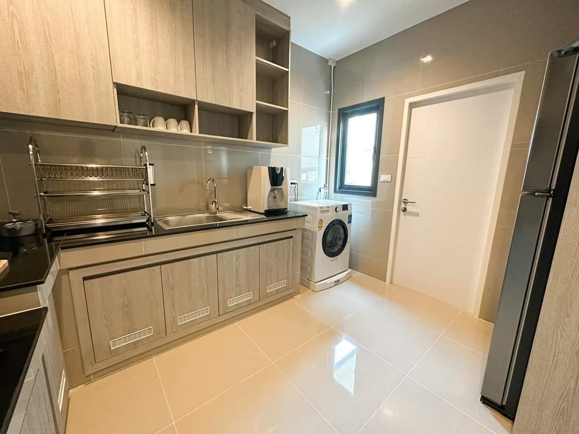 4 Bed House for Rent in Mueang Chiang Mai - Image 11