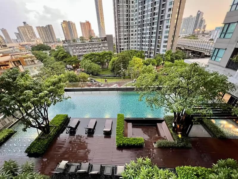 1 Bedroom Condo