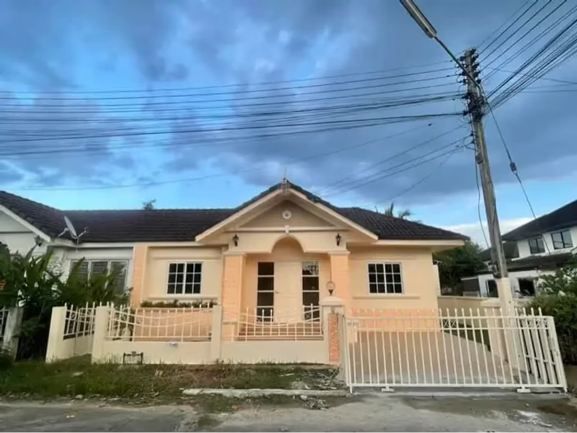 2 Bedroom House - Image 7