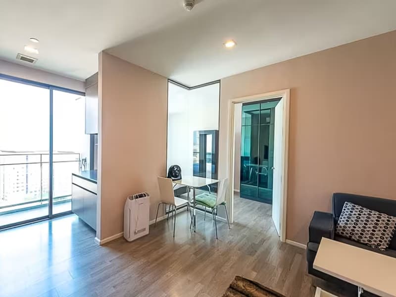 1 Bedroom Condo for Rent at The Room Sukhumvit 69