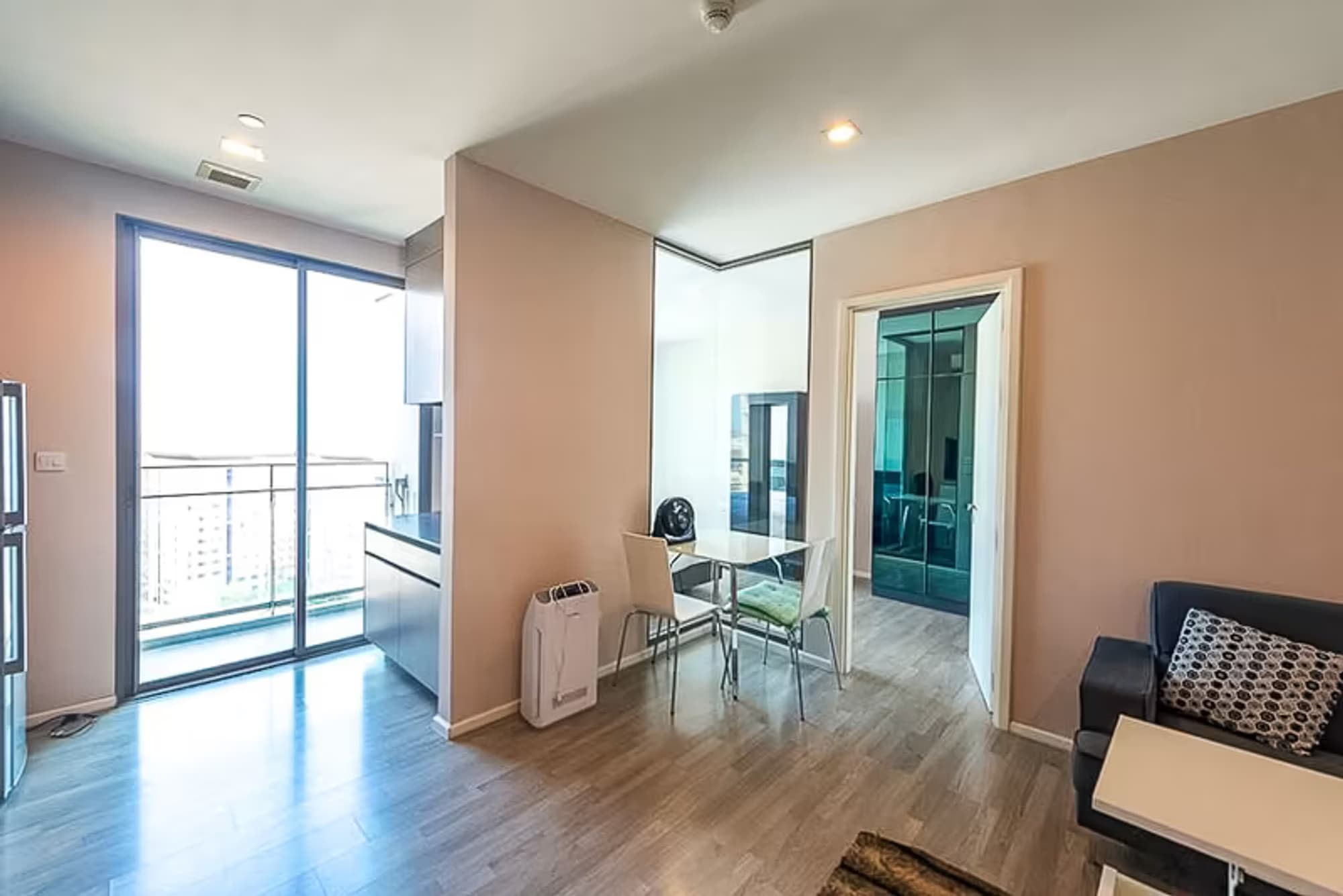 1 Bedroom Condo for Rent at The Room Sukhumvit 69 - Image 4
