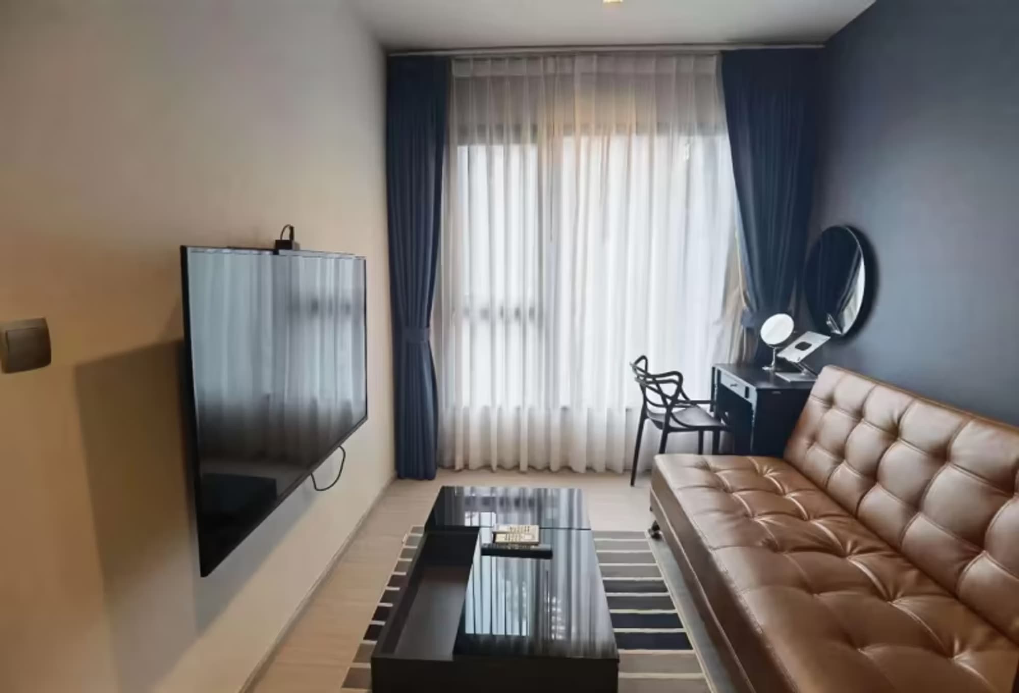 1 Bedroom Condo - Image 1