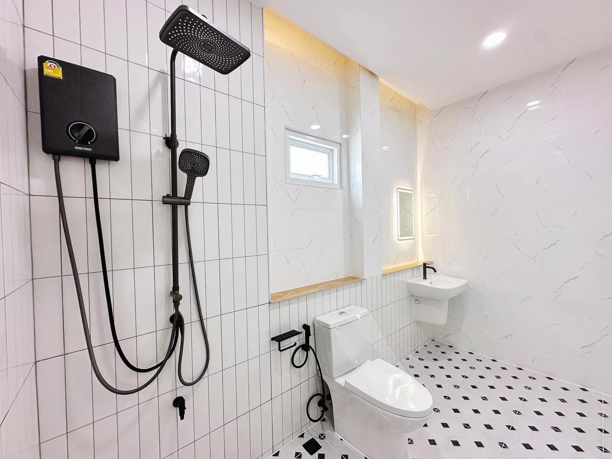 4 Bed House for Sale in Hang Dong - Image 14