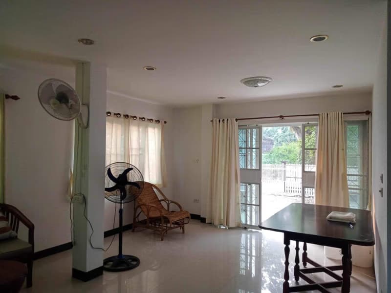 4 Bed House for Rent in Saraphi District