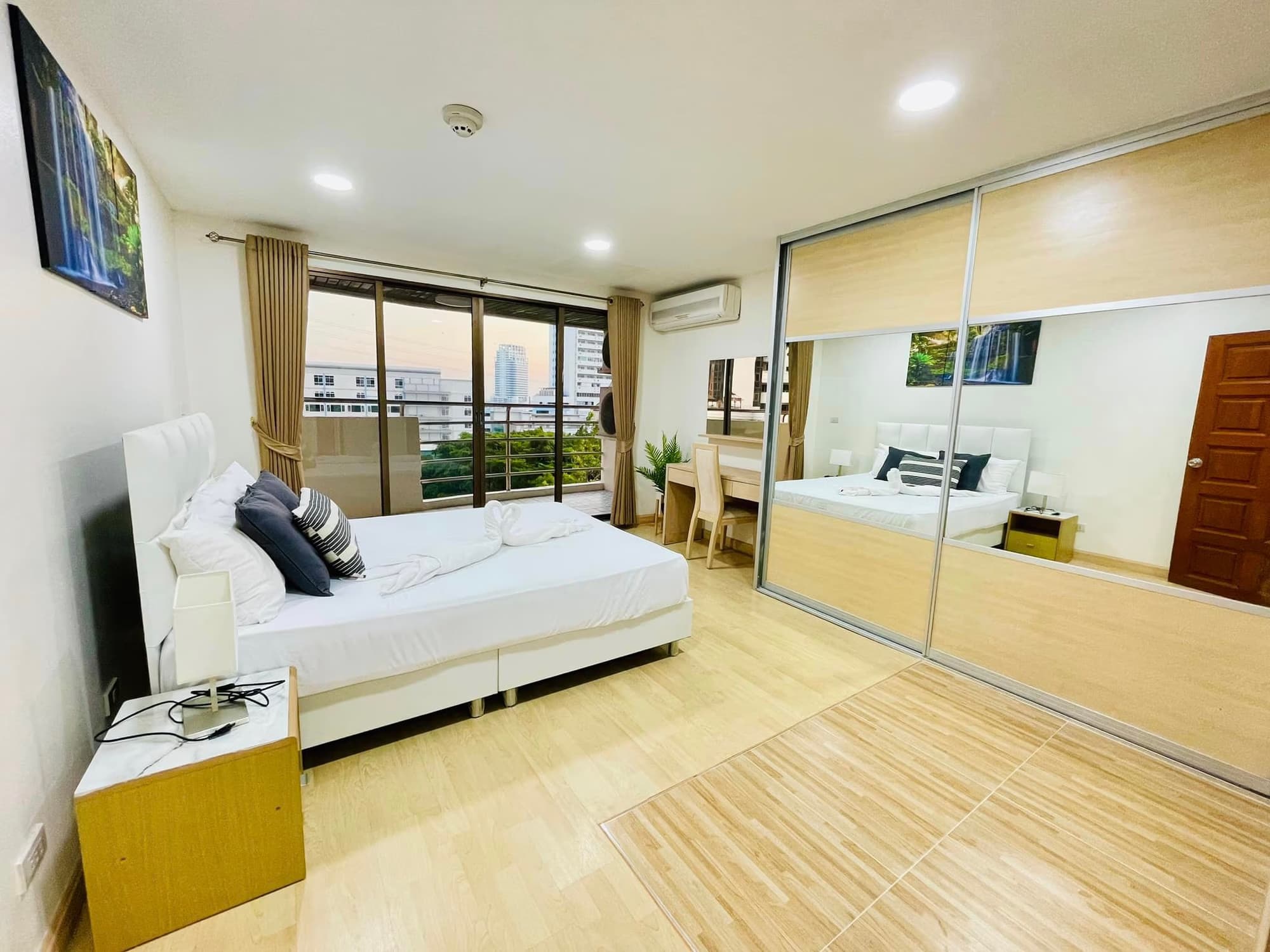 2 ห้องนอน Condo สำหรับ ขาย ใน สวนหลวง - Image 3