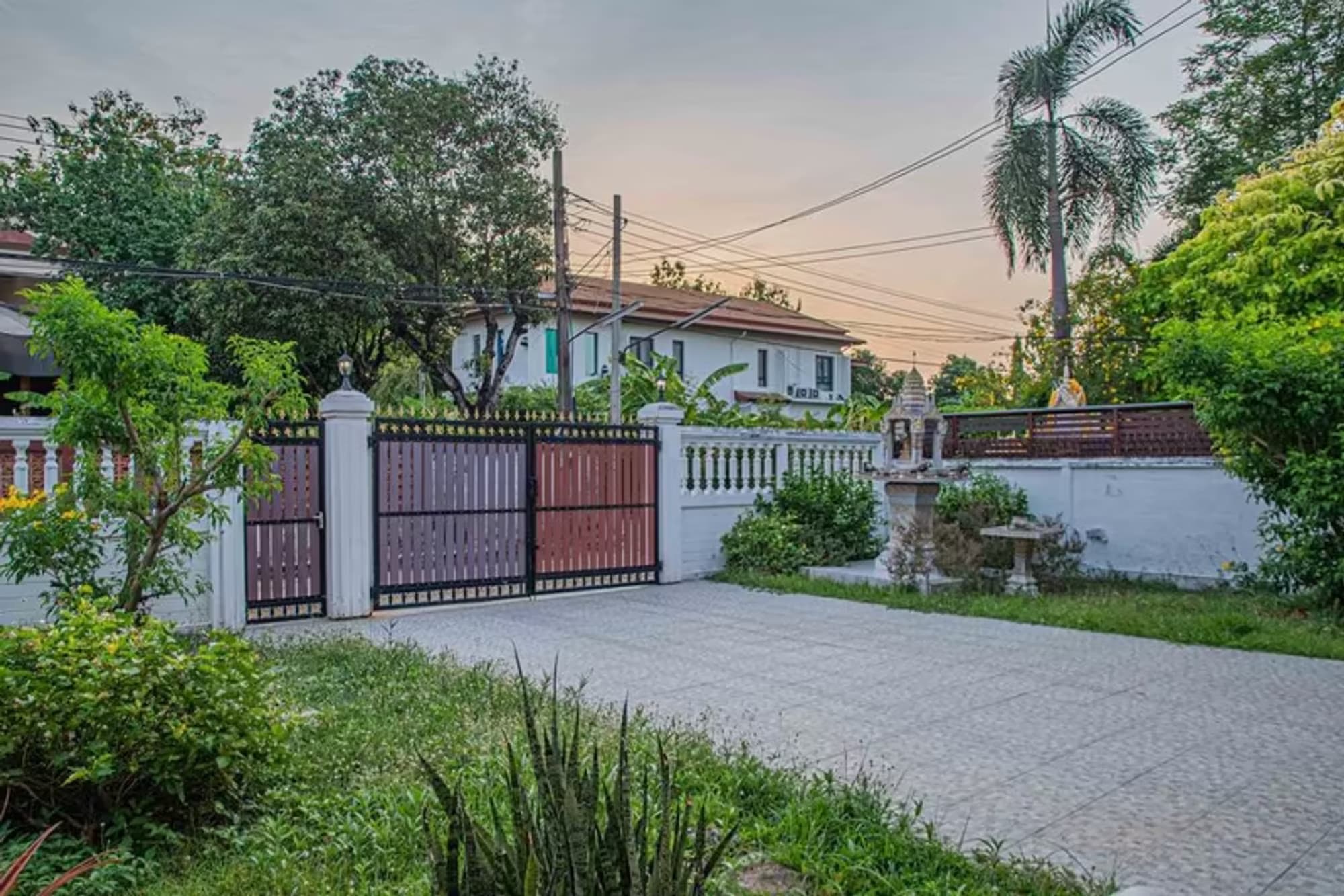 4 Bedroom House - Image 10