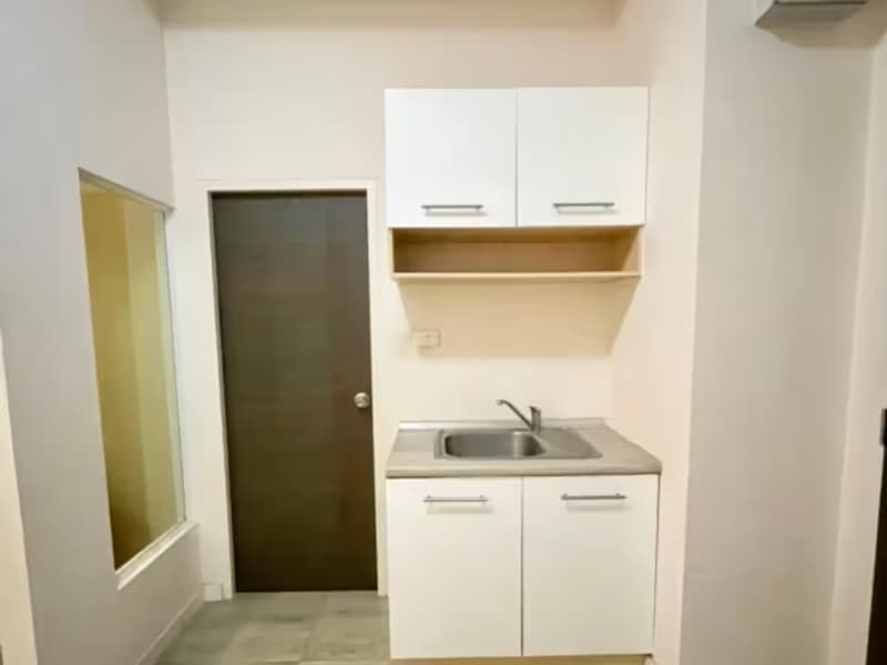 1 Bedroom Condo