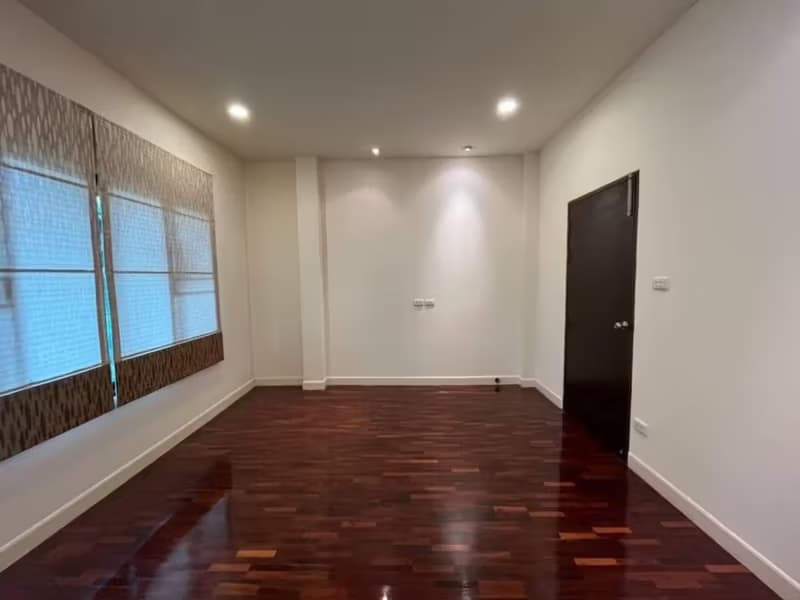 House for Sale, Sale w/Tenant in Nong Khwai, Hang Dong.