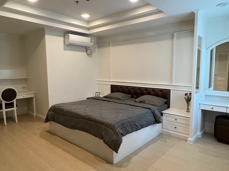 Condo for Rent at M TOWERS