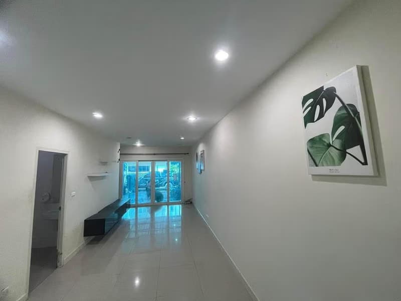Townhouse for Rent at The Urbana+4  