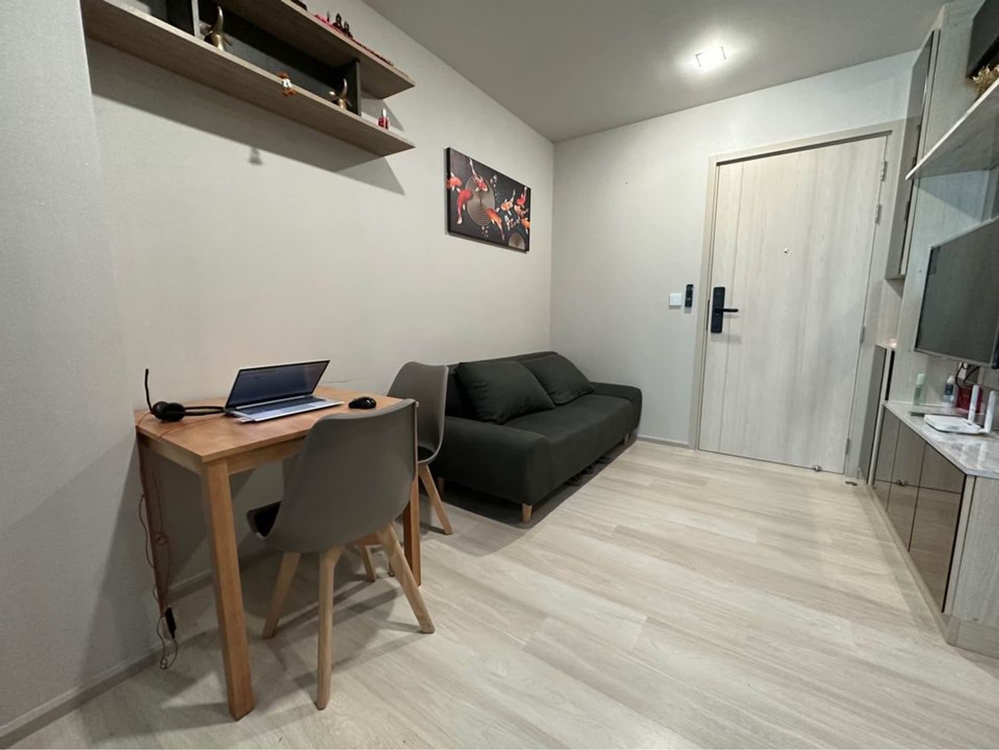 1 Bed Condo for Rent and Sale  Near Phloen Chit BTS - Image 1