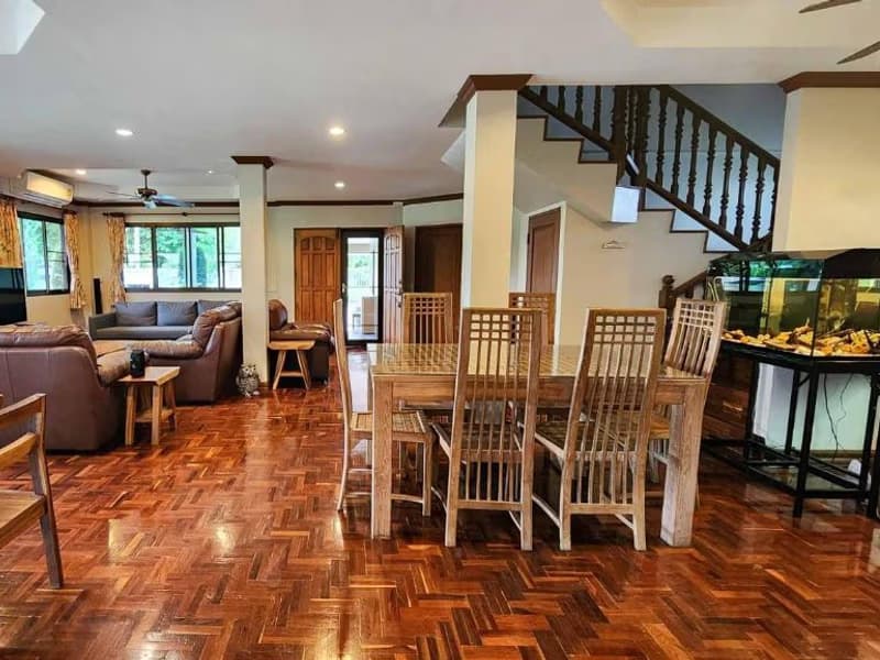 5 Bed House for Rent in Doi Saket District