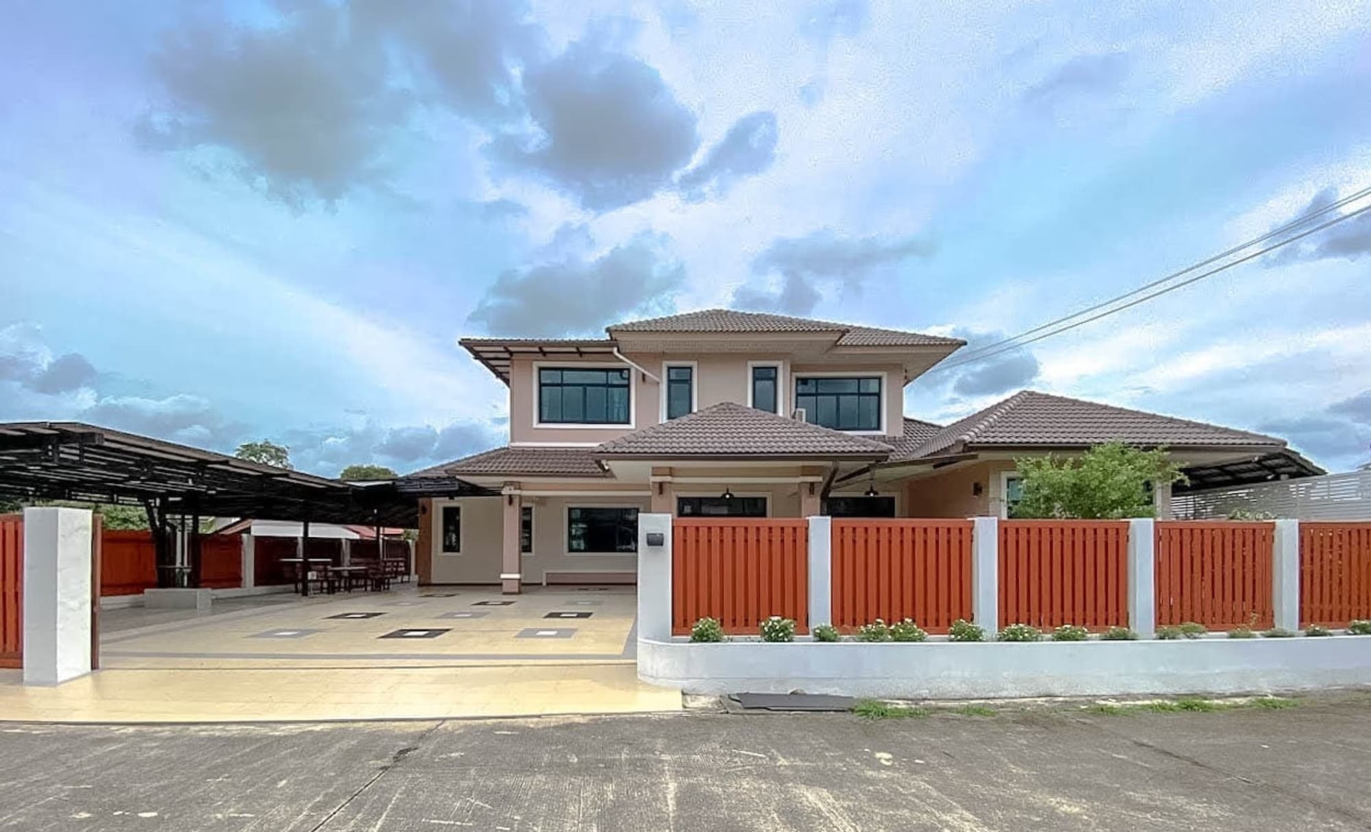 4 Bedroom House - Image 1
