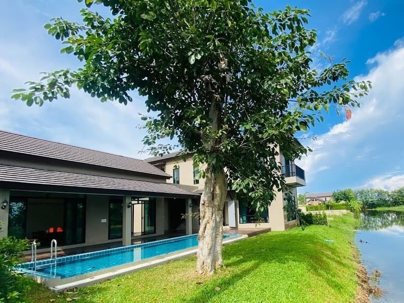 5 Bedroom House