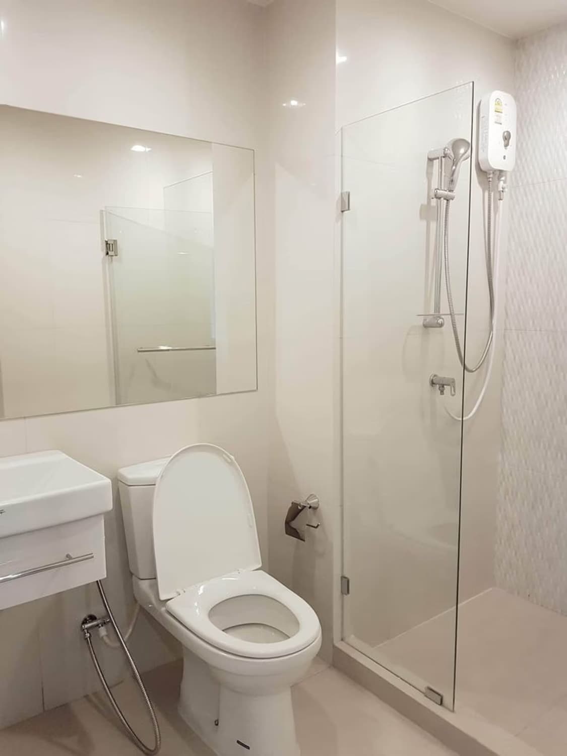 2 Bed Condo for Sale in Khlong Toei - Image 6