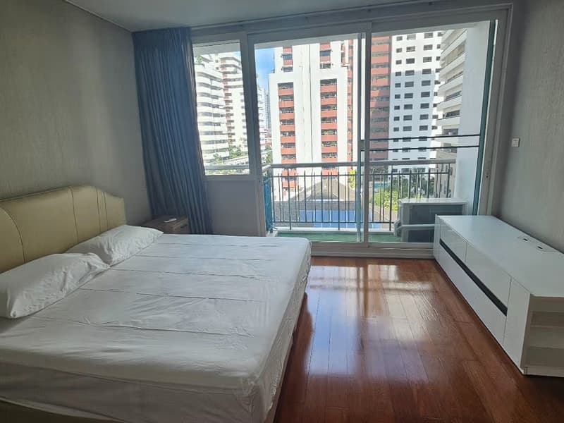 3 Bed Condo for Rent in Watthana