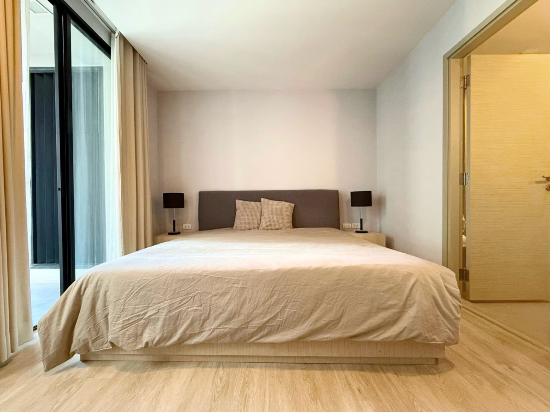 3 Bed Condo for Rent and Sale in Watthana - Image 12