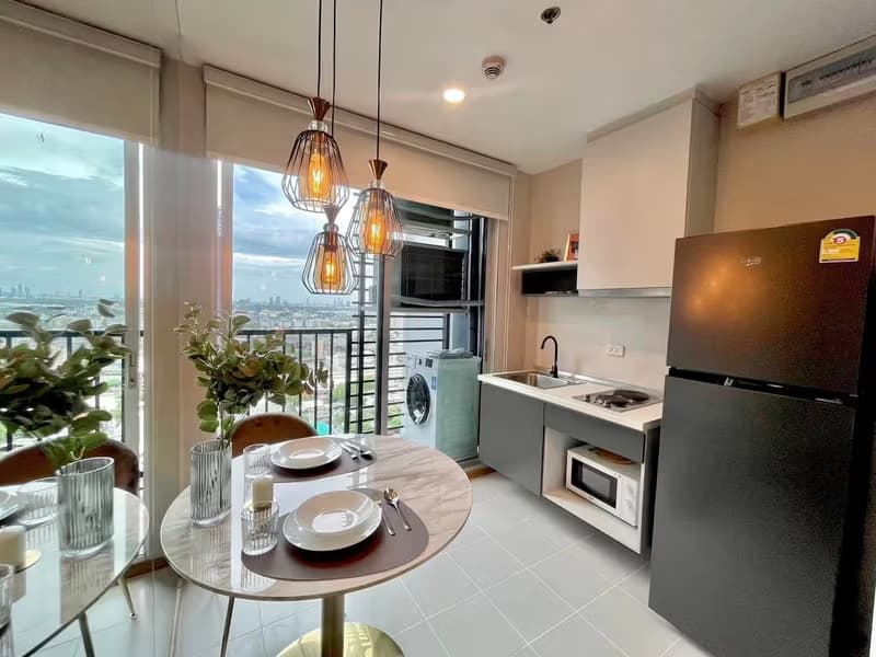 1 Bedroom Condo