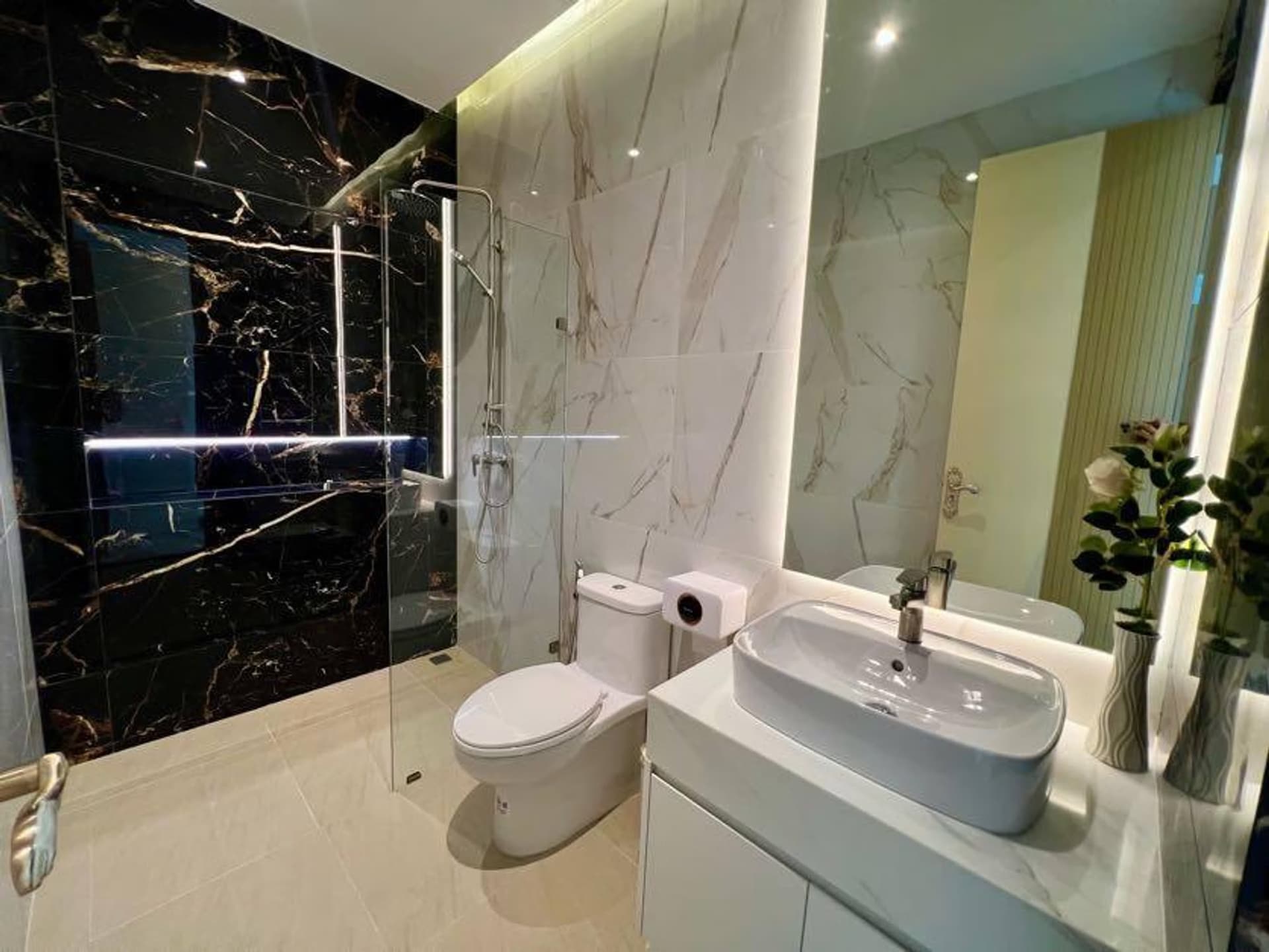 7 Bed House for Rent and Sale in Mueang Chiang Mai District - Image 17