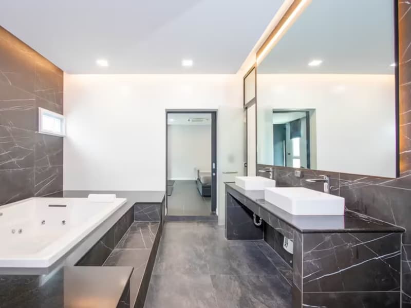 Luxury Minimalist