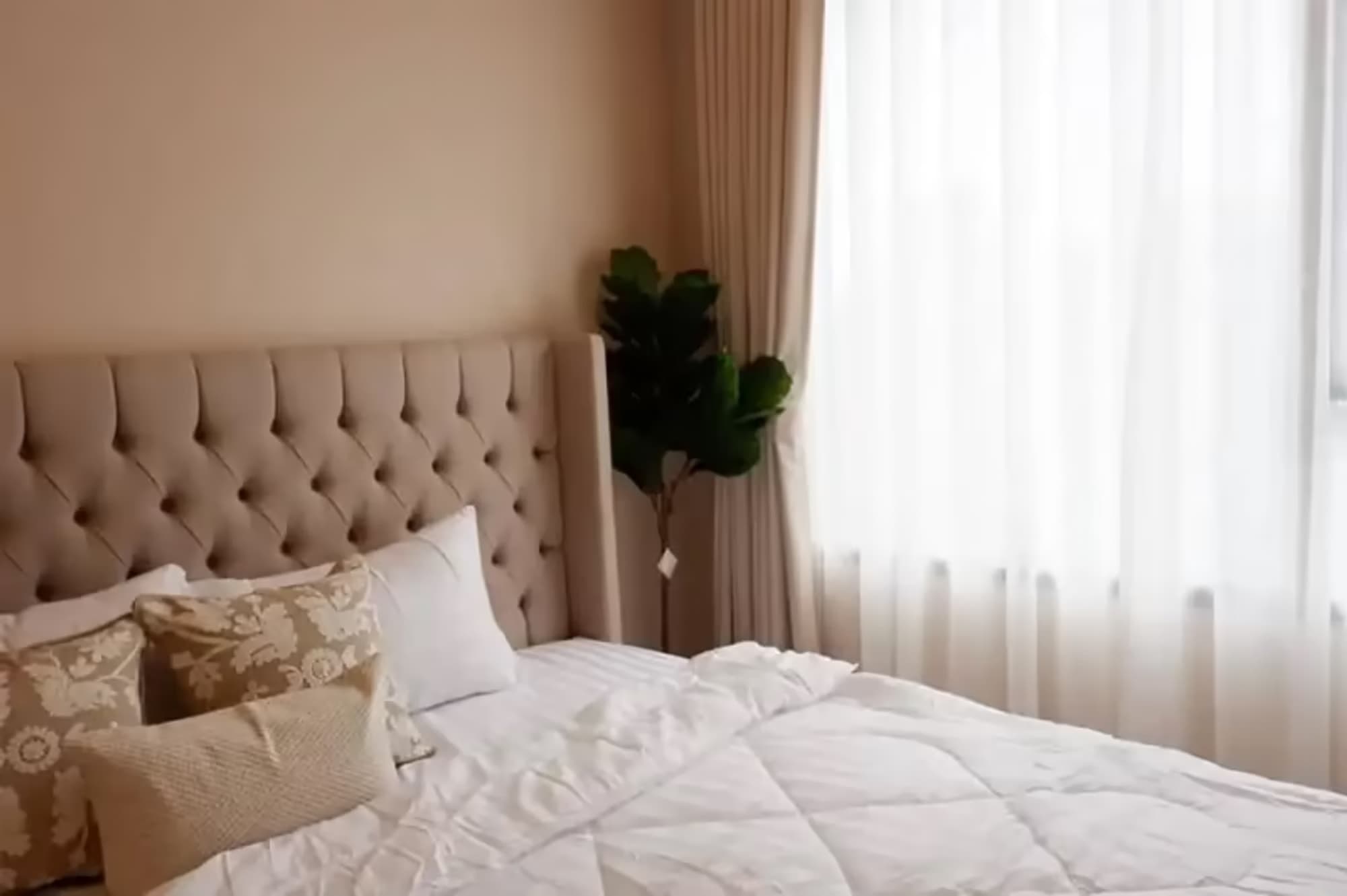 1 Bedroom Condo - Image 1