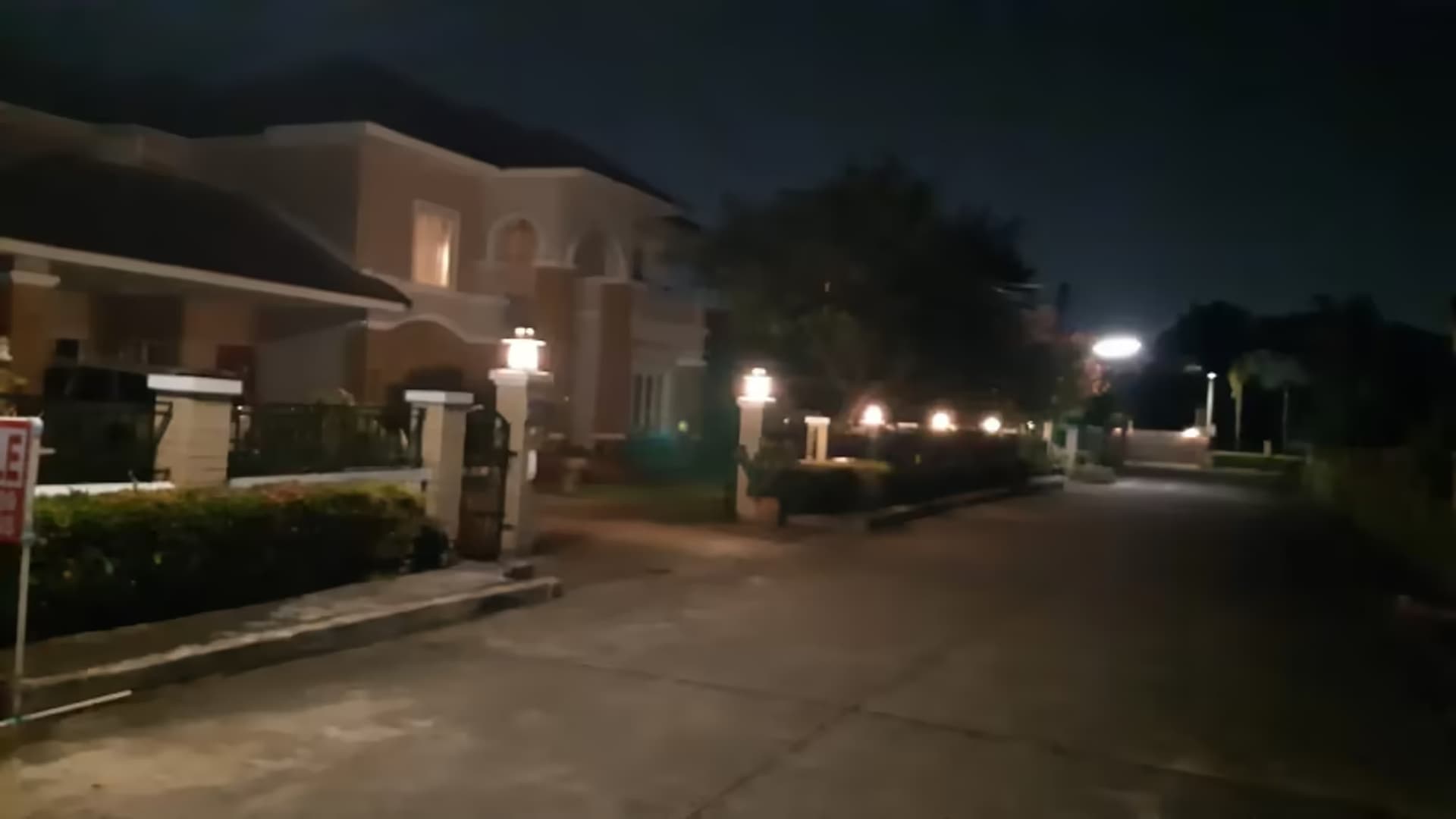 4 Bedroom House - Image 25