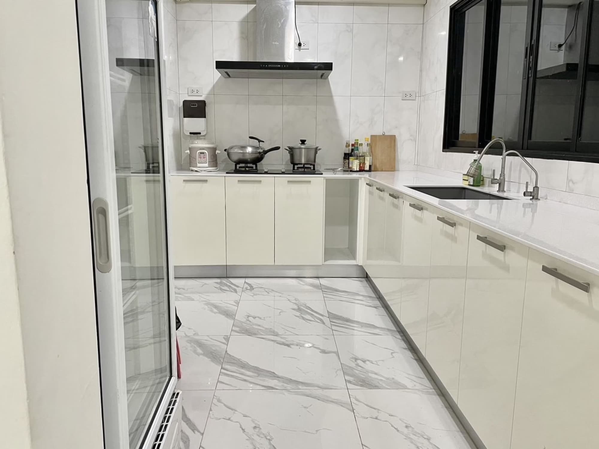 7 Bed House for Rent in San Sai District - Image 12