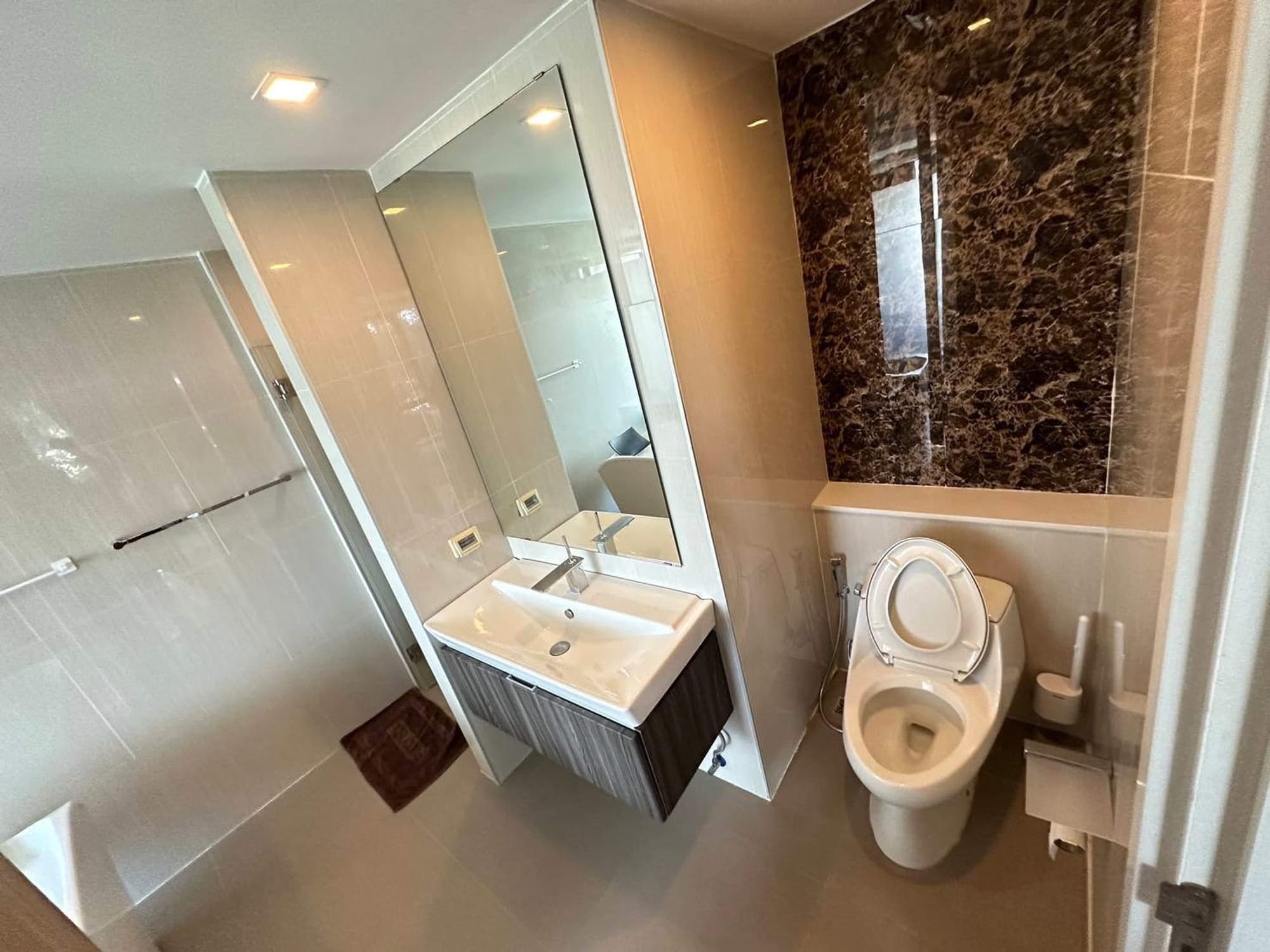 2 Bed Condo for Rent in Mueang Chiang Mai - Image 10