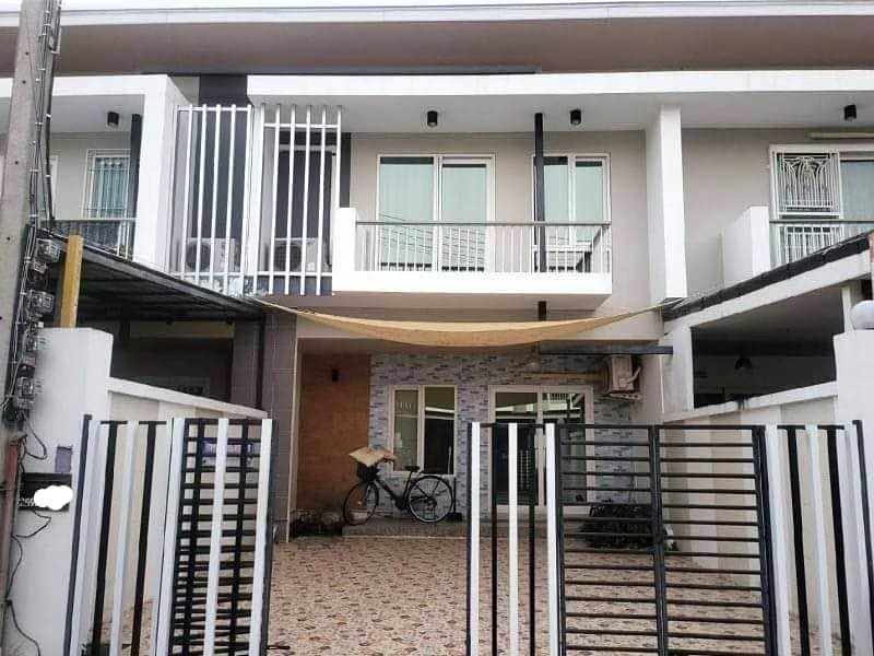 3 Bed Townhouse for Rent in Mueang Chiang Mai
