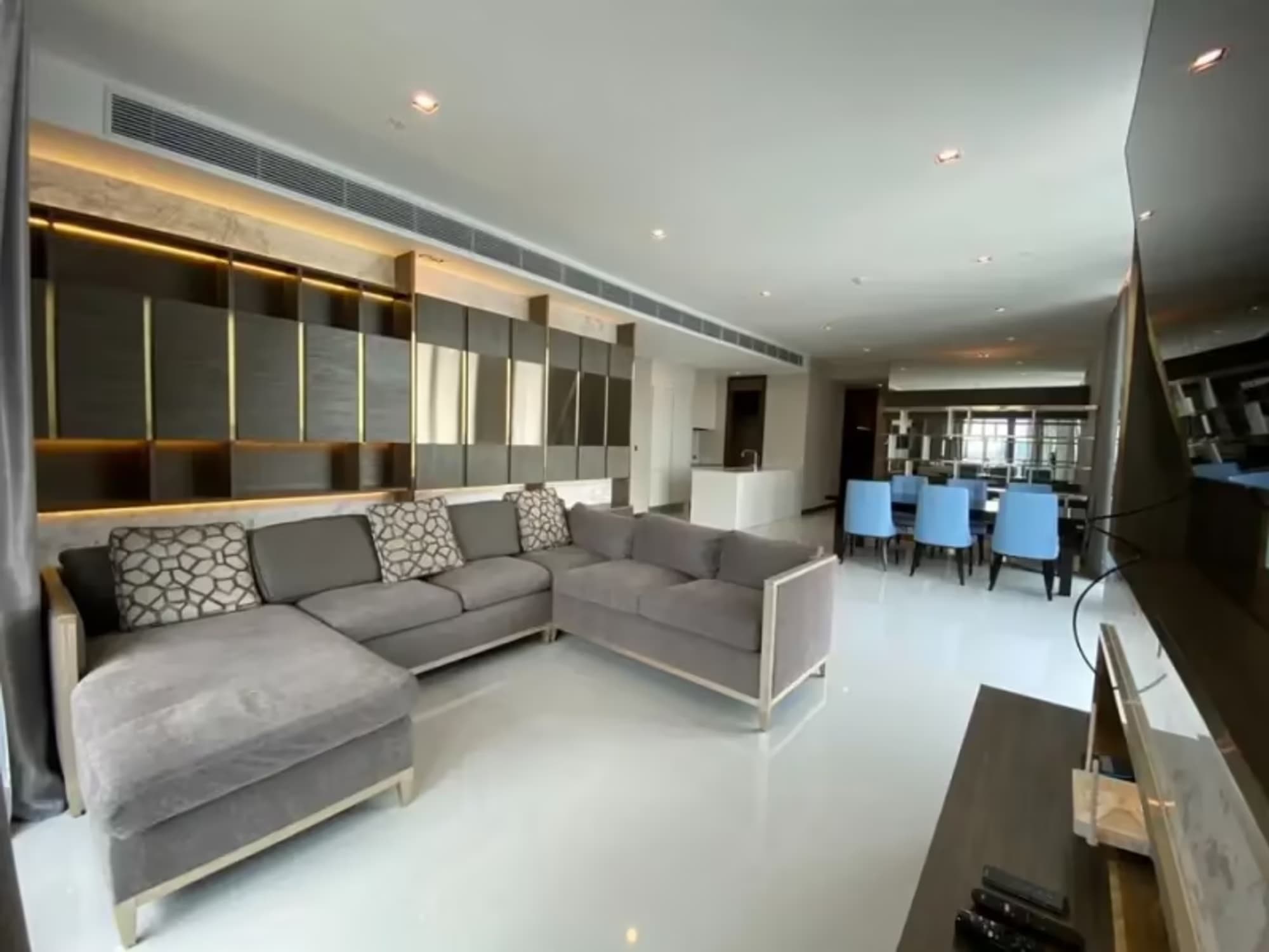 Q1 Sukhumvit Condo by Q House - Image 36