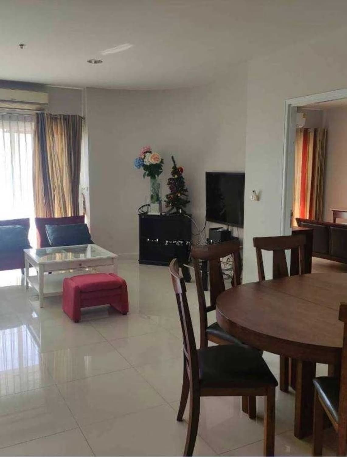3 Bed Condo for Rent and Sale  Near Si Kritha MRT - Image 2