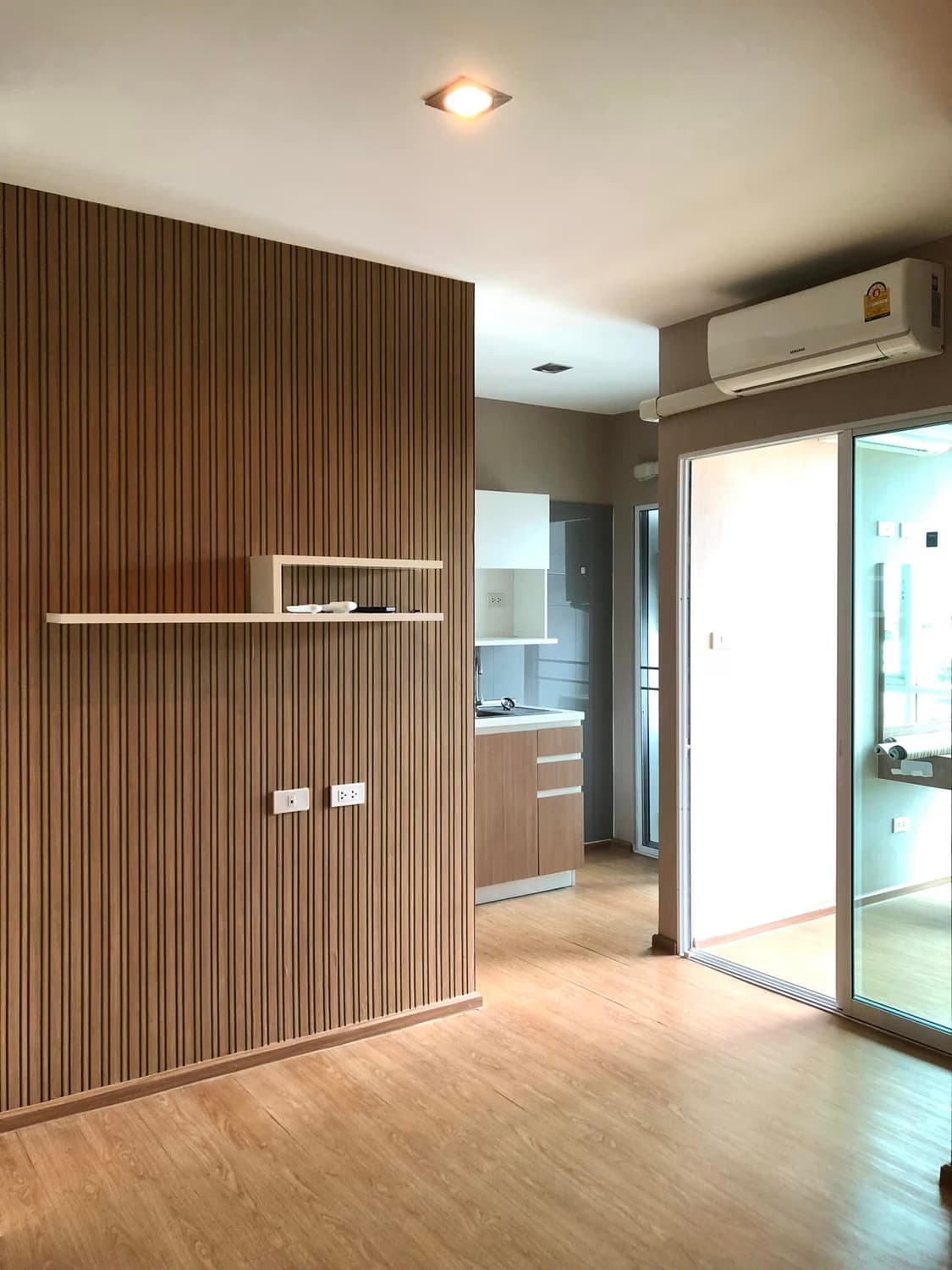 Condo for Sale at One Plus Nineteen 4 Condominium - Image 2