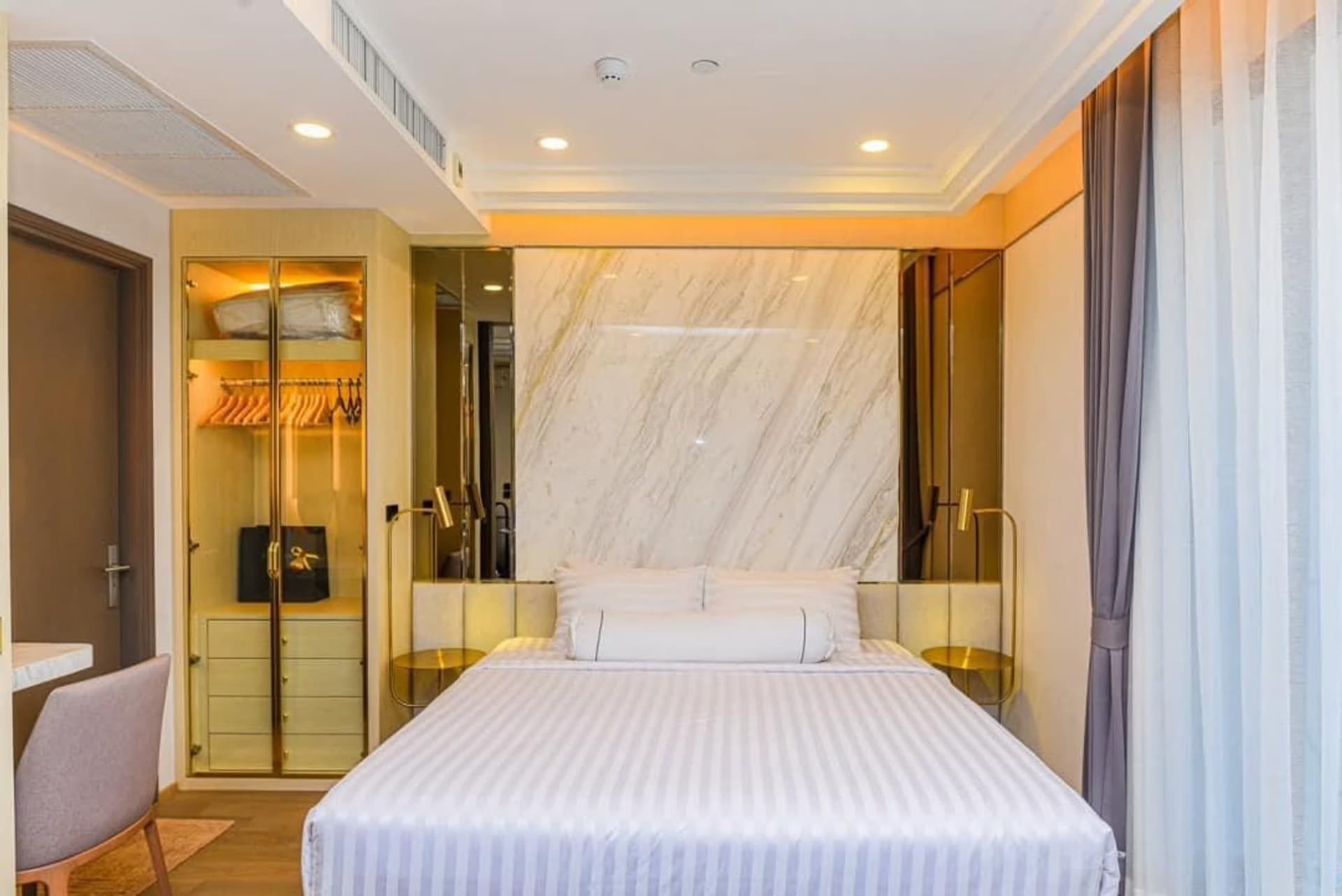 1 ห้องนอน คอนโด สำหรับ จำหน่าย ใน Bang Rak - Image 10